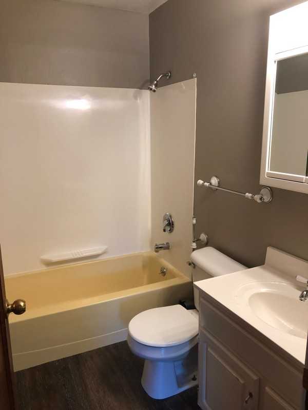 515 W Bancroft Ave - Photo 6 of 9