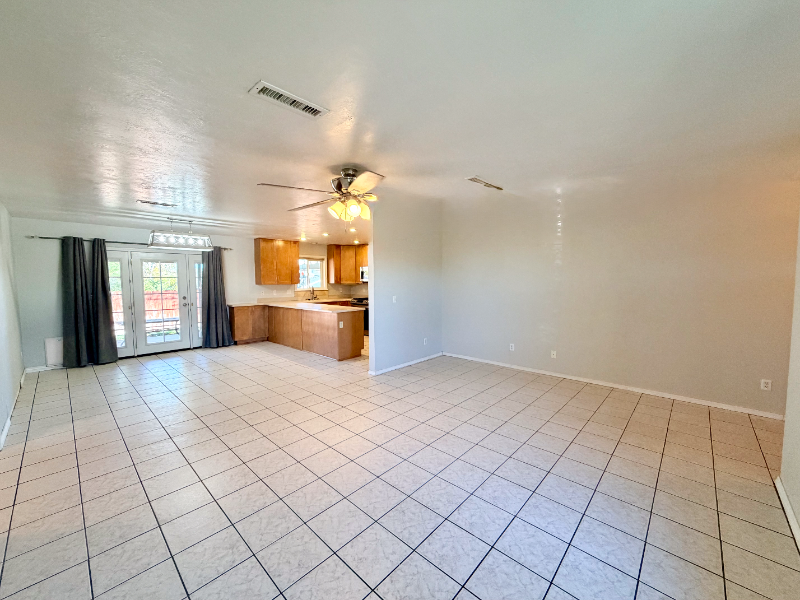 4401 N Lone Cactus Dr - Photo 2 of 15