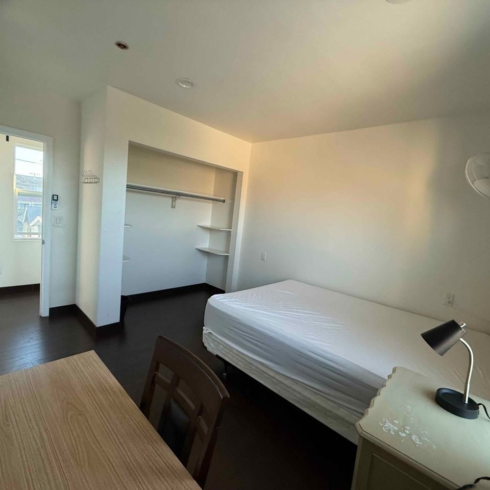 119 S Curtis Ave - Photo 3 of 3