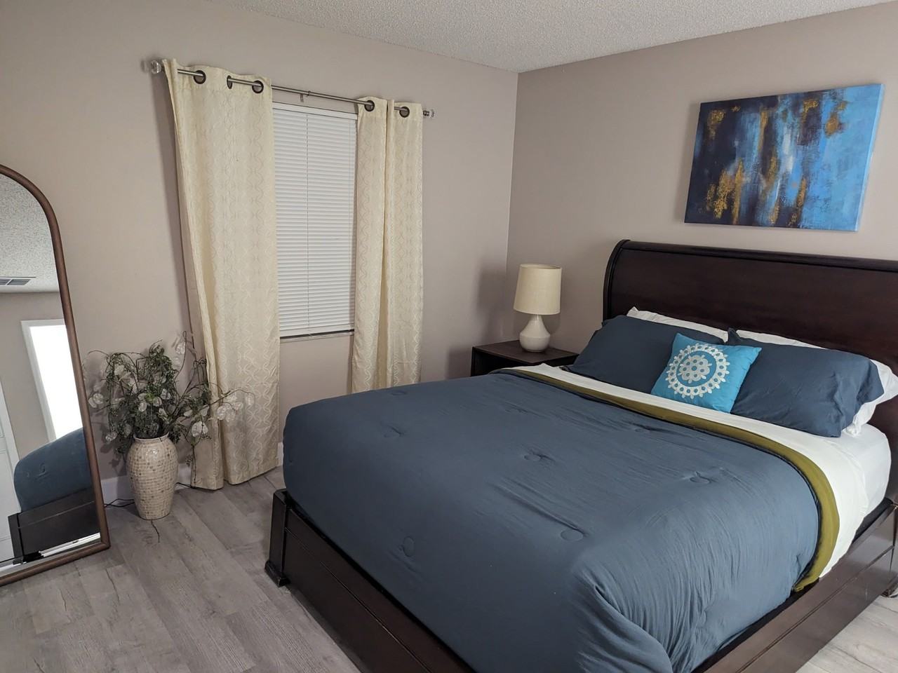 127 Hidden Lake Dr - Photo 4 of 17