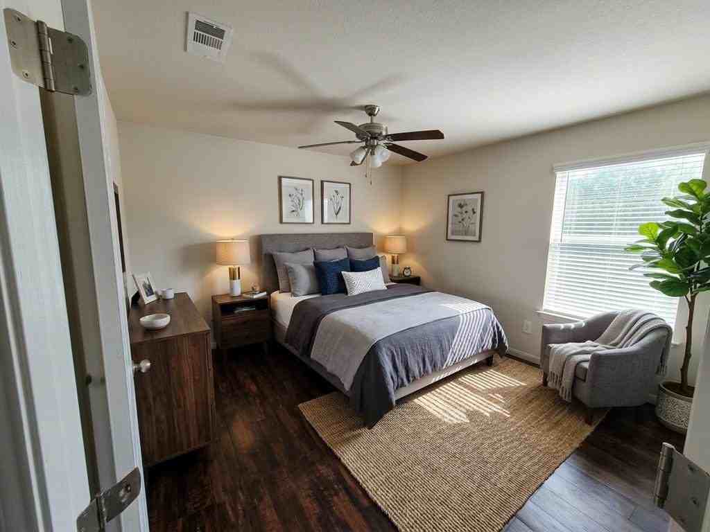 3410 Plateau St - Photo 5 of 11