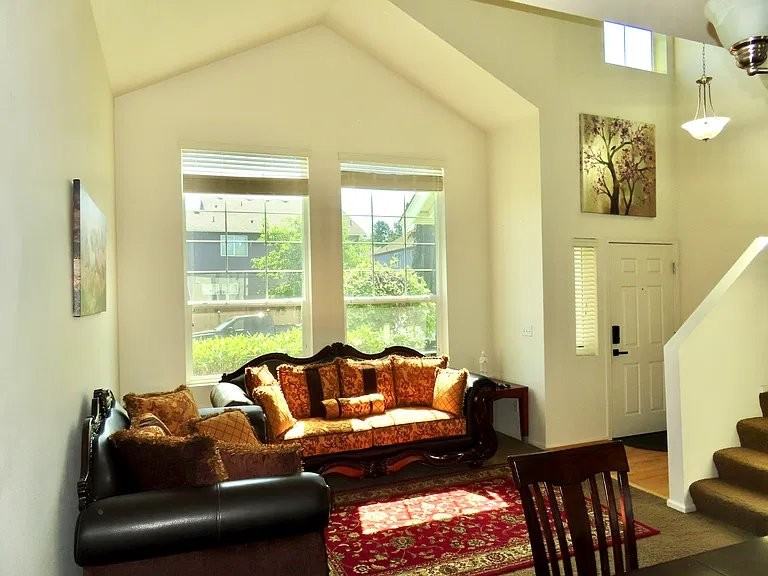 6617 Douglas Ave Se - Photo 2 of 17