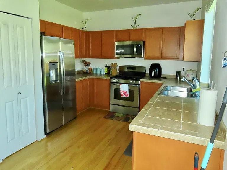 6617 Douglas Ave Se - Photo 5 of 17