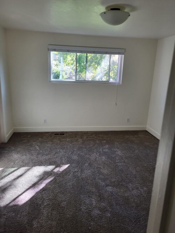 1404 E Stanley Dr - Photo 5 of 12