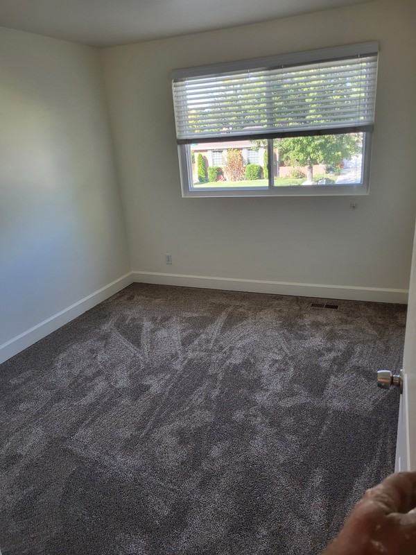 1404 E Stanley Dr - Photo 6 of 12
