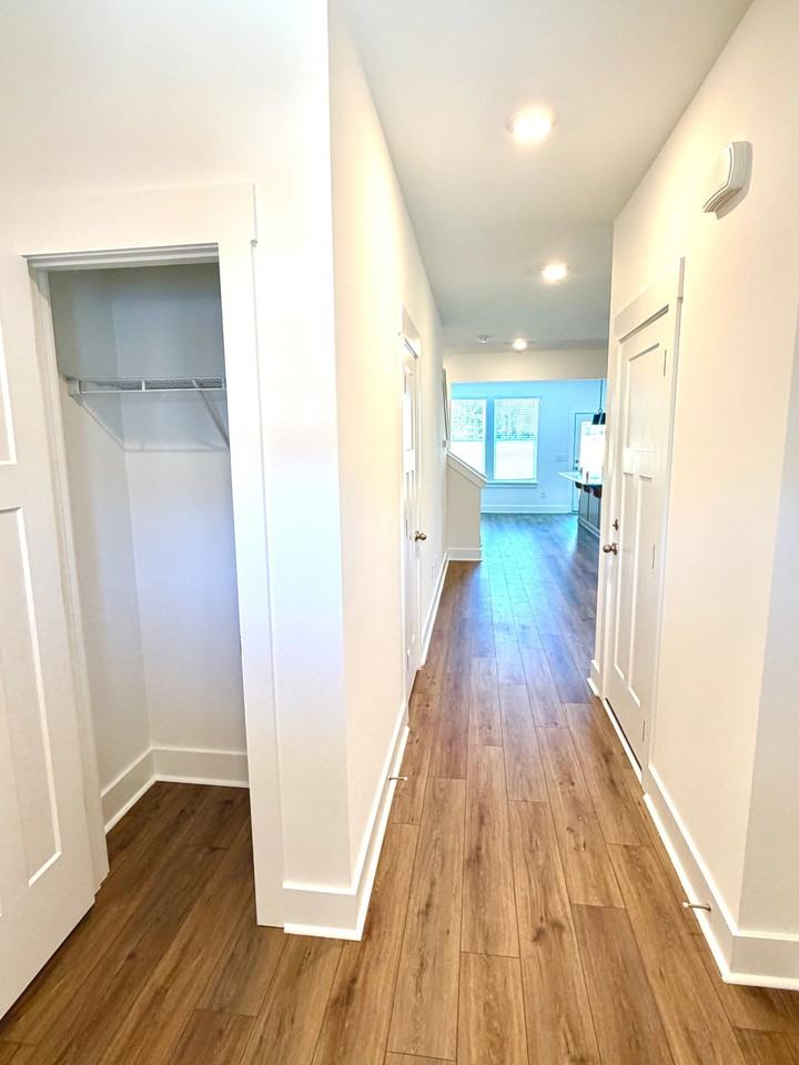 243 Cali Way - Photo 2 of 21