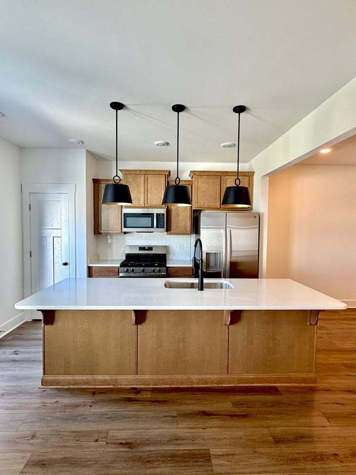 243 Cali Way - Photo 4 of 21
