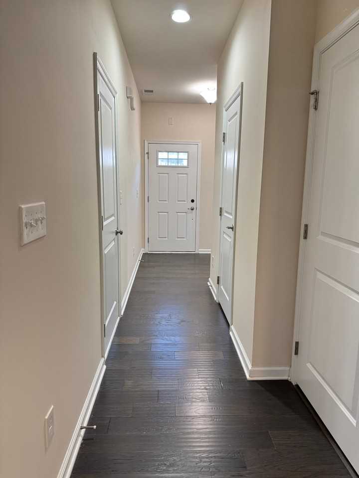 2455 Silverthorn Dr - Photo 6 of 20