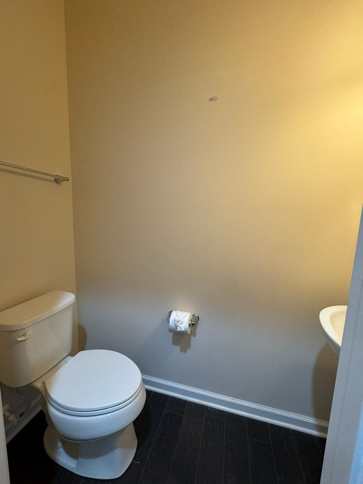 2455 Silverthorn Dr - Photo 7 of 20