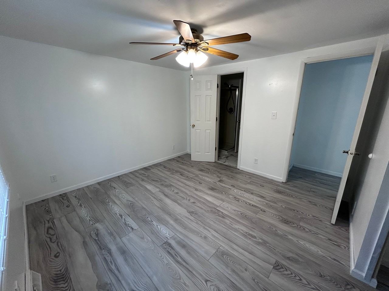 1127 Anderson Ave - Photo 6 of 12