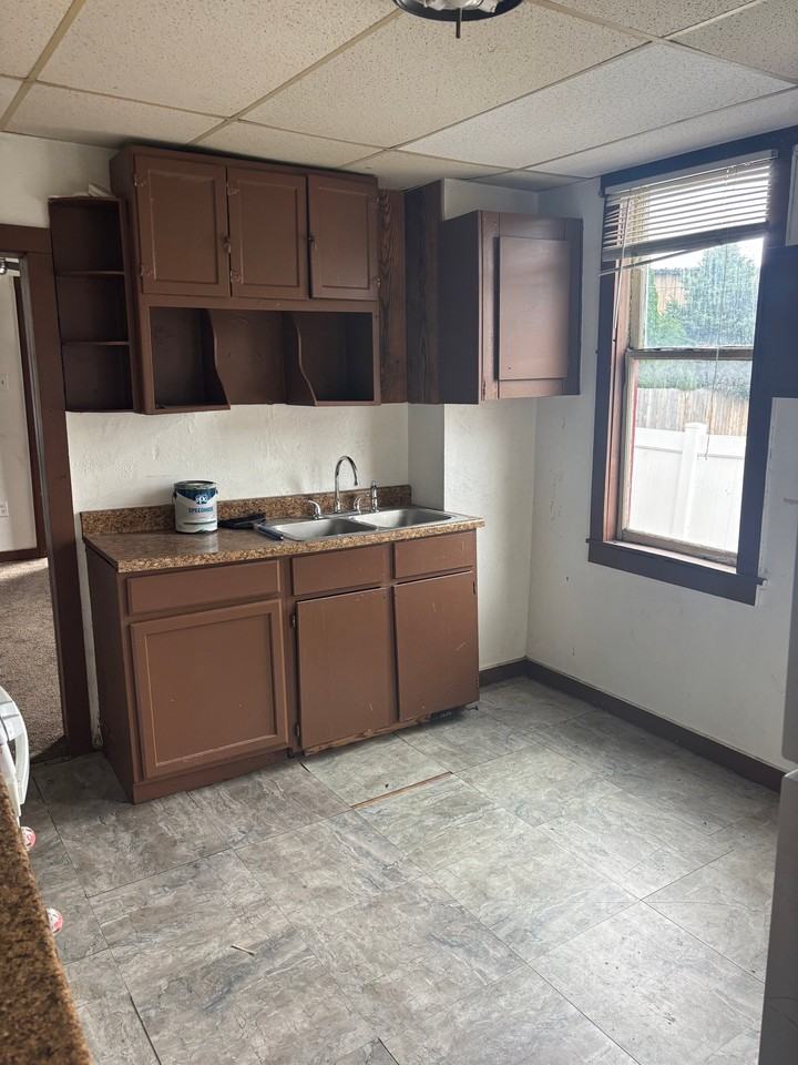 69 Dupont St - Photo 2 of 7