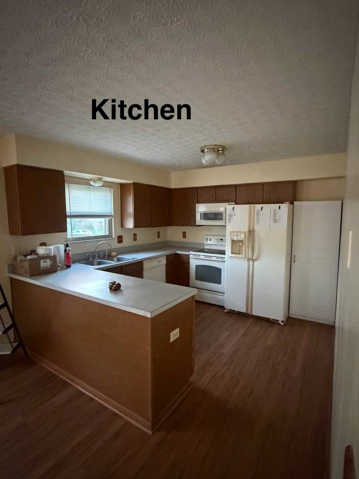 3142 Quinby Dr - Photo 2 of 20
