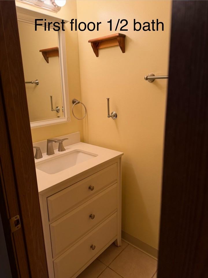 3142 Quinby Dr - Photo 5 of 20