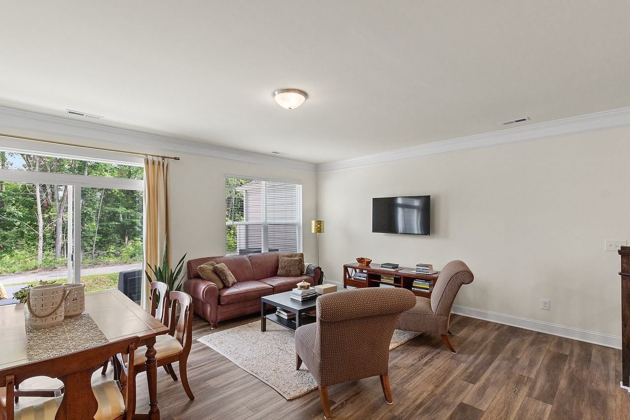 3950 Rothwood Ln - Photo 3 of 17