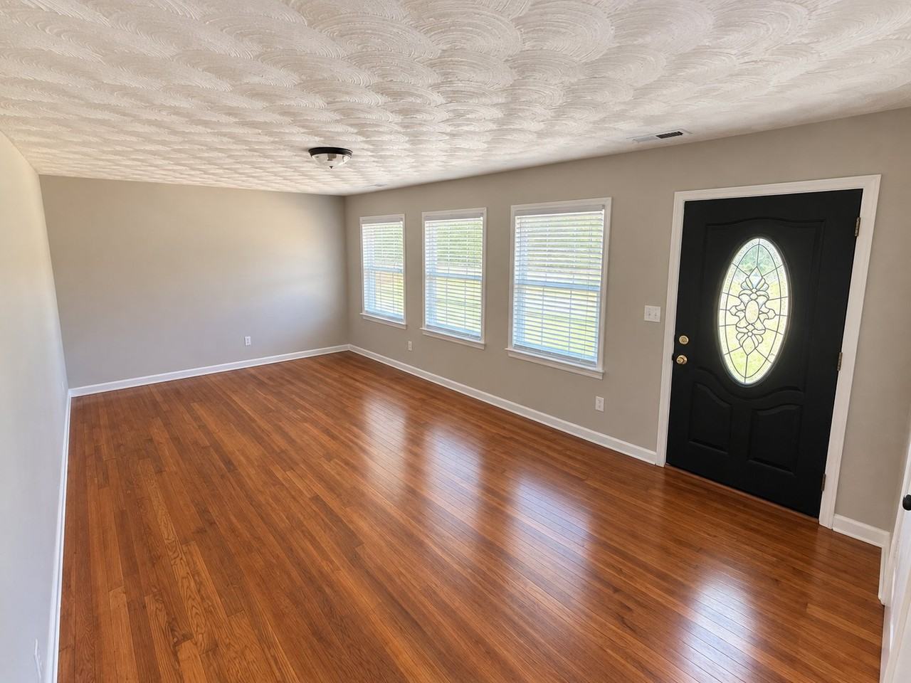 1562 Lowery Rd Ne - Photo 3 of 10