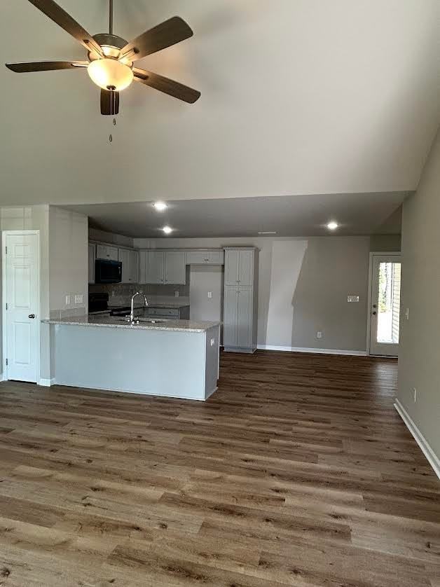 404 Grand Oaks Dr - Photo 3 of 16