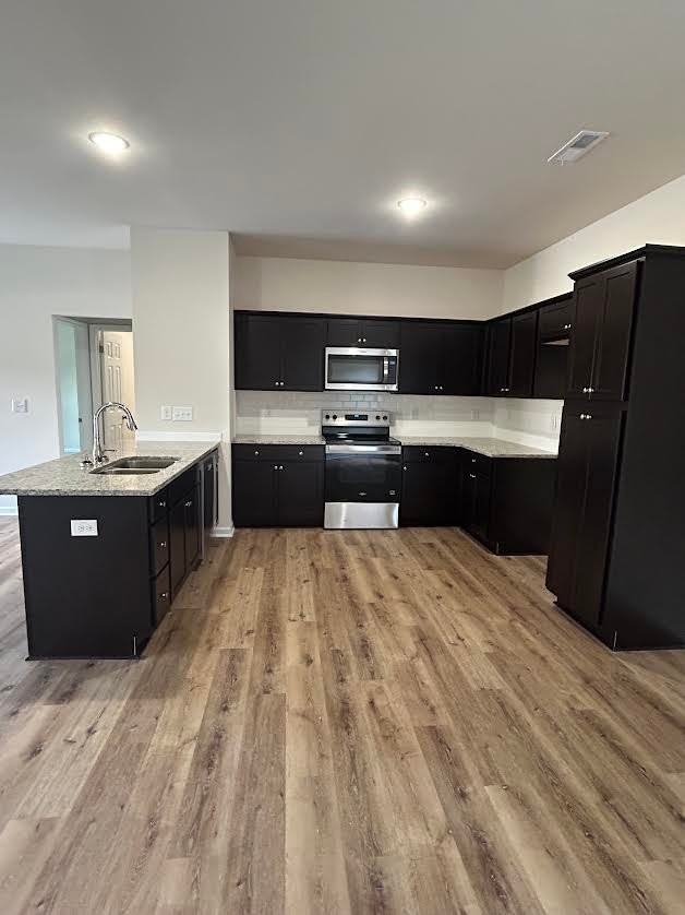 400 Grand Oaks Dr - Photo 4 of 15