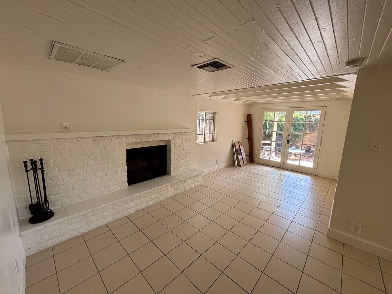178 W Coolidge St #B - Photo 3 of 7