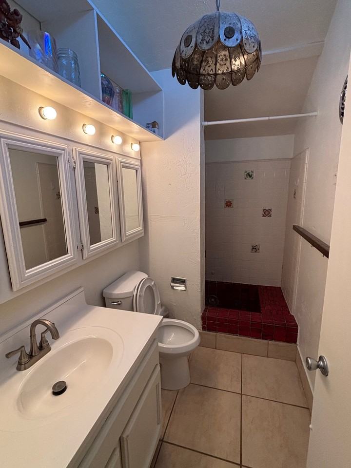 178 W Coolidge St #B - Photo 6 of 7