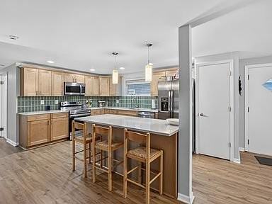 2594 Franklin St - Photo 3 of 7