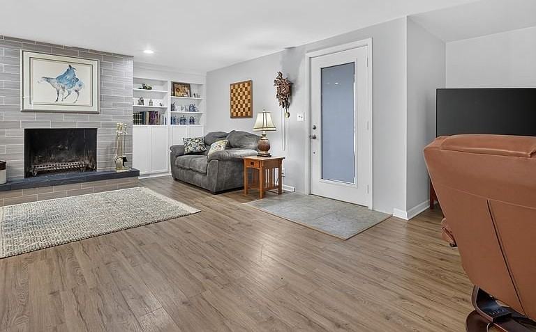 2594 Franklin St - Photo 7 of 7