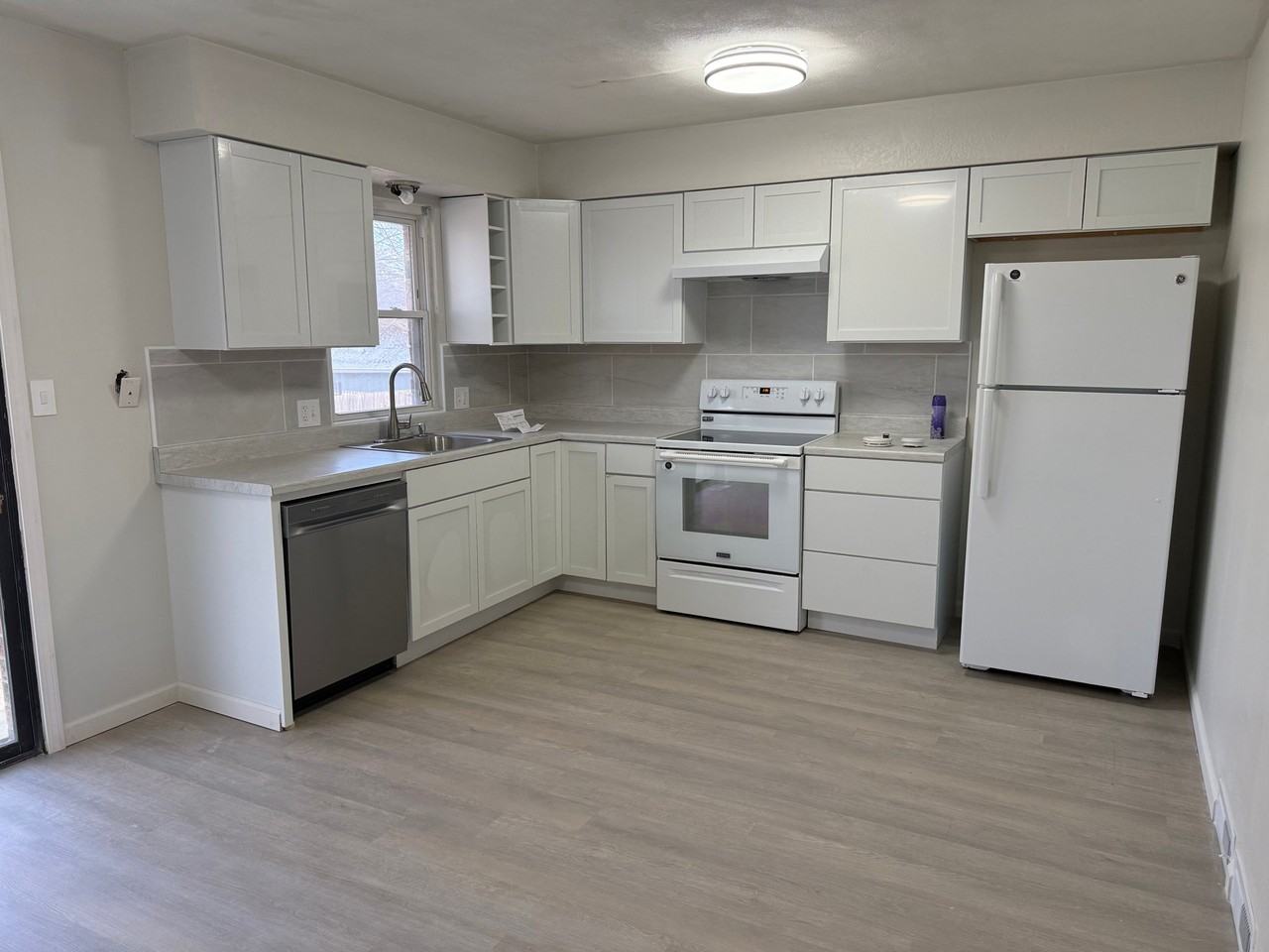 2903 Tepee Ave #2903 - Photo 4 of 13