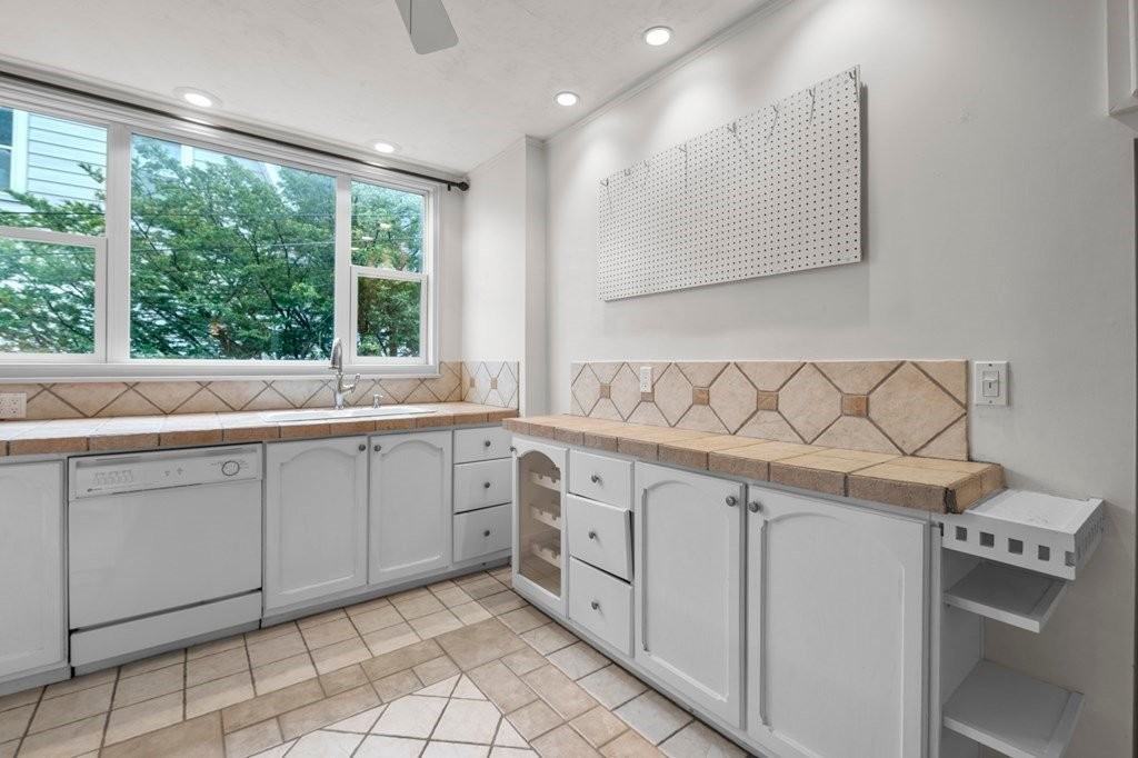 59 Brooksdale Rd #1 - Photo 5 of 16