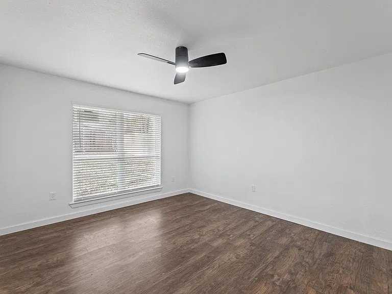 2506 Holt Rd - Photo 5 of 8