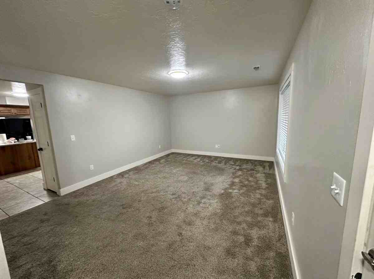 2170 Sw - Photo 2 of 14