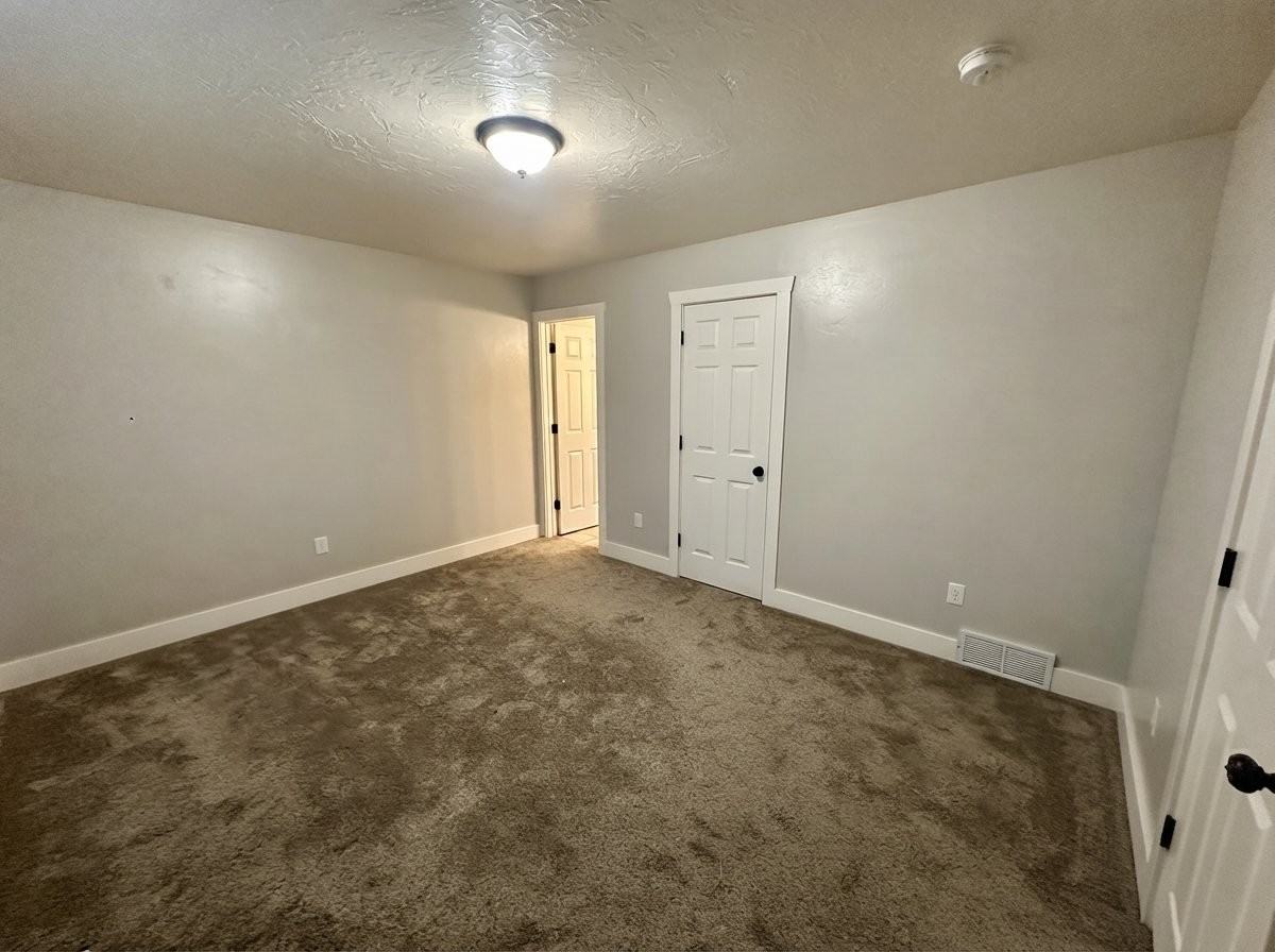 2170 Sw - Photo 7 of 14