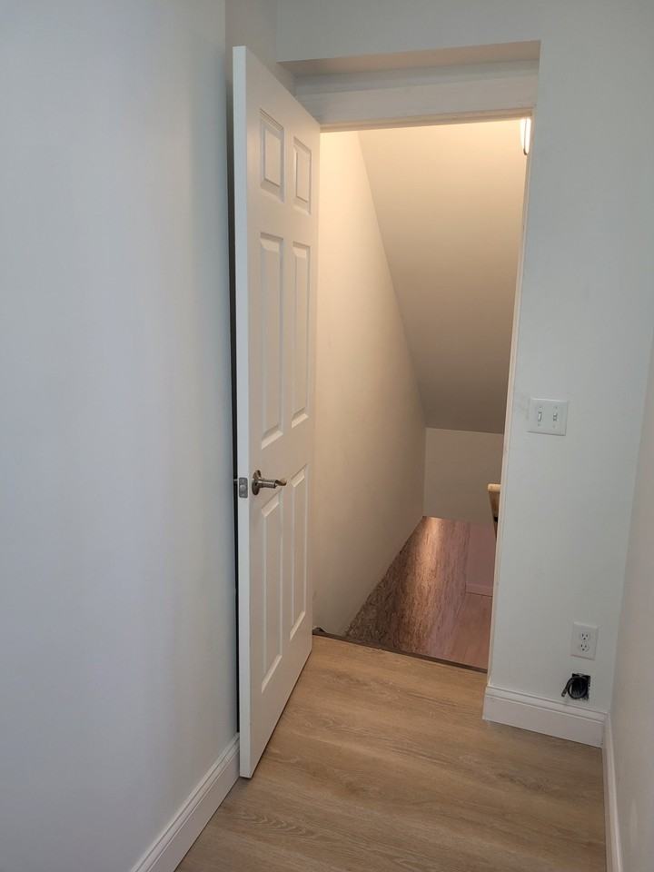 3082 Norcott Dr #B - Photo 6 of 18