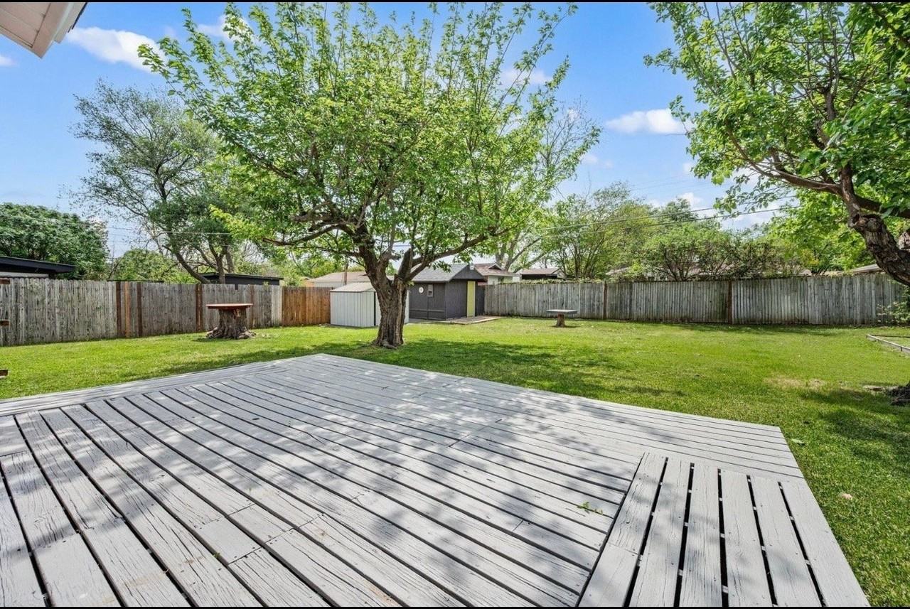 2805 Yates St - Photo 6 of 20
