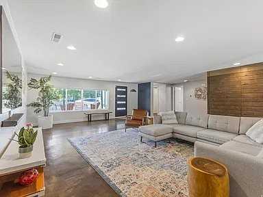 1925 E Osage Orange Ave - Photo 4 of 20