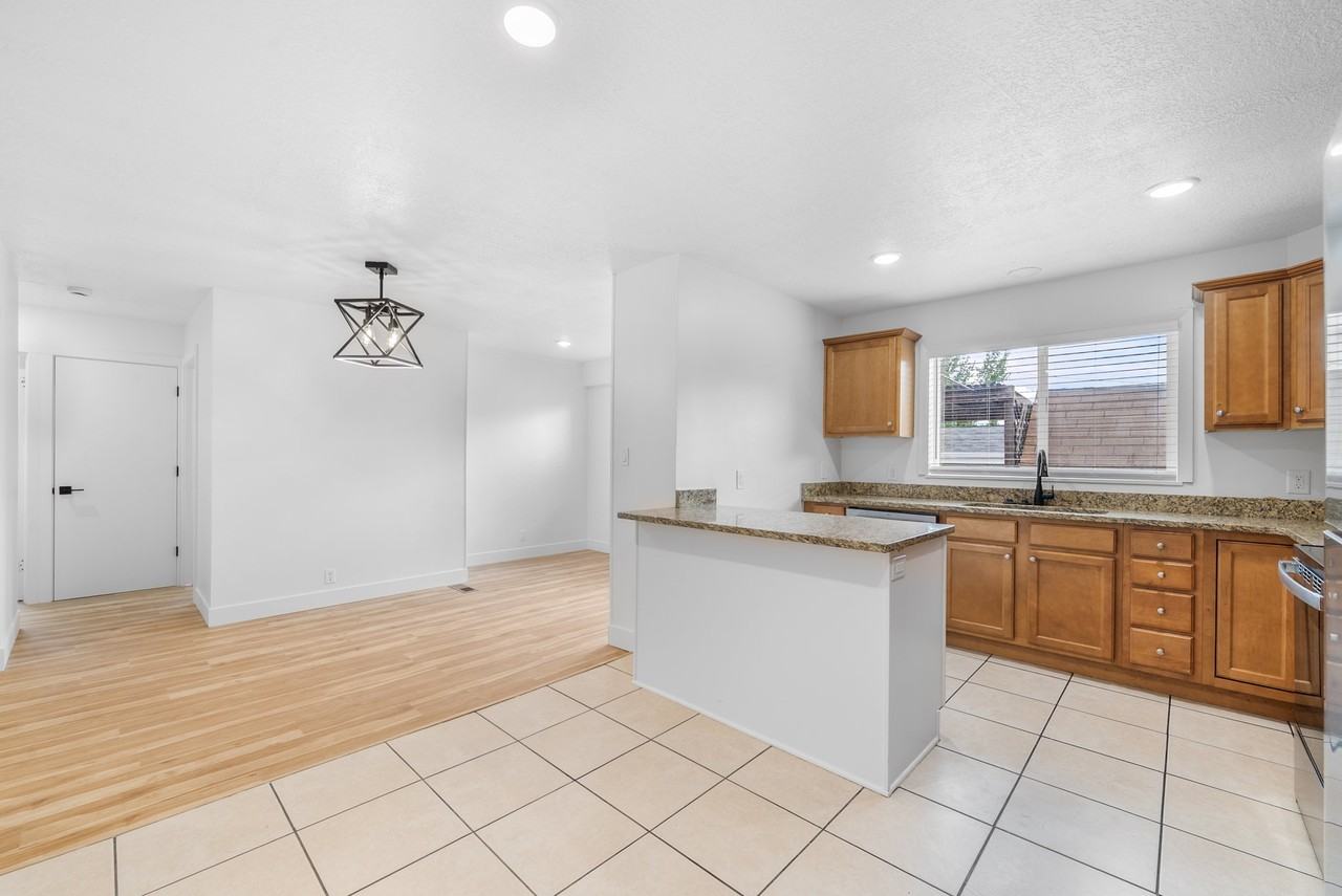 1154 E Glorieta Dr - Photo 4 of 20