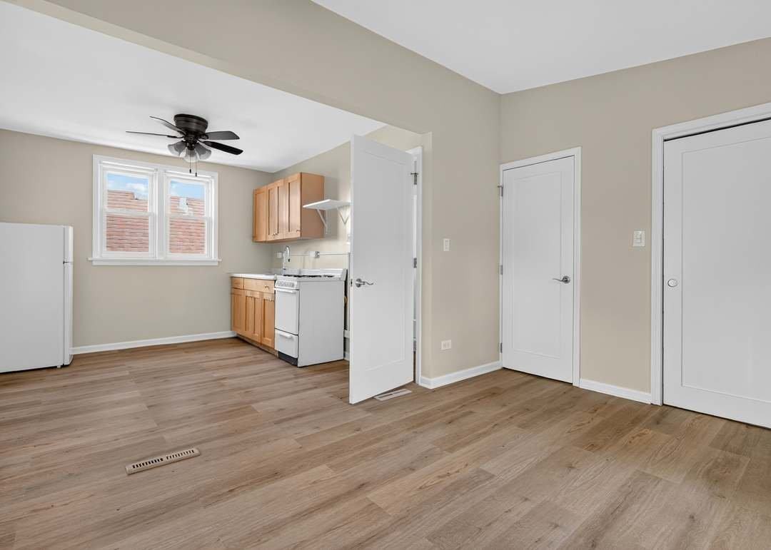 5107 W Berenice Ave #2 - Photo 3 of 8
