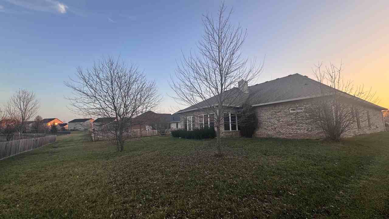2019 Woodfield Dr - Photo 4 of 16