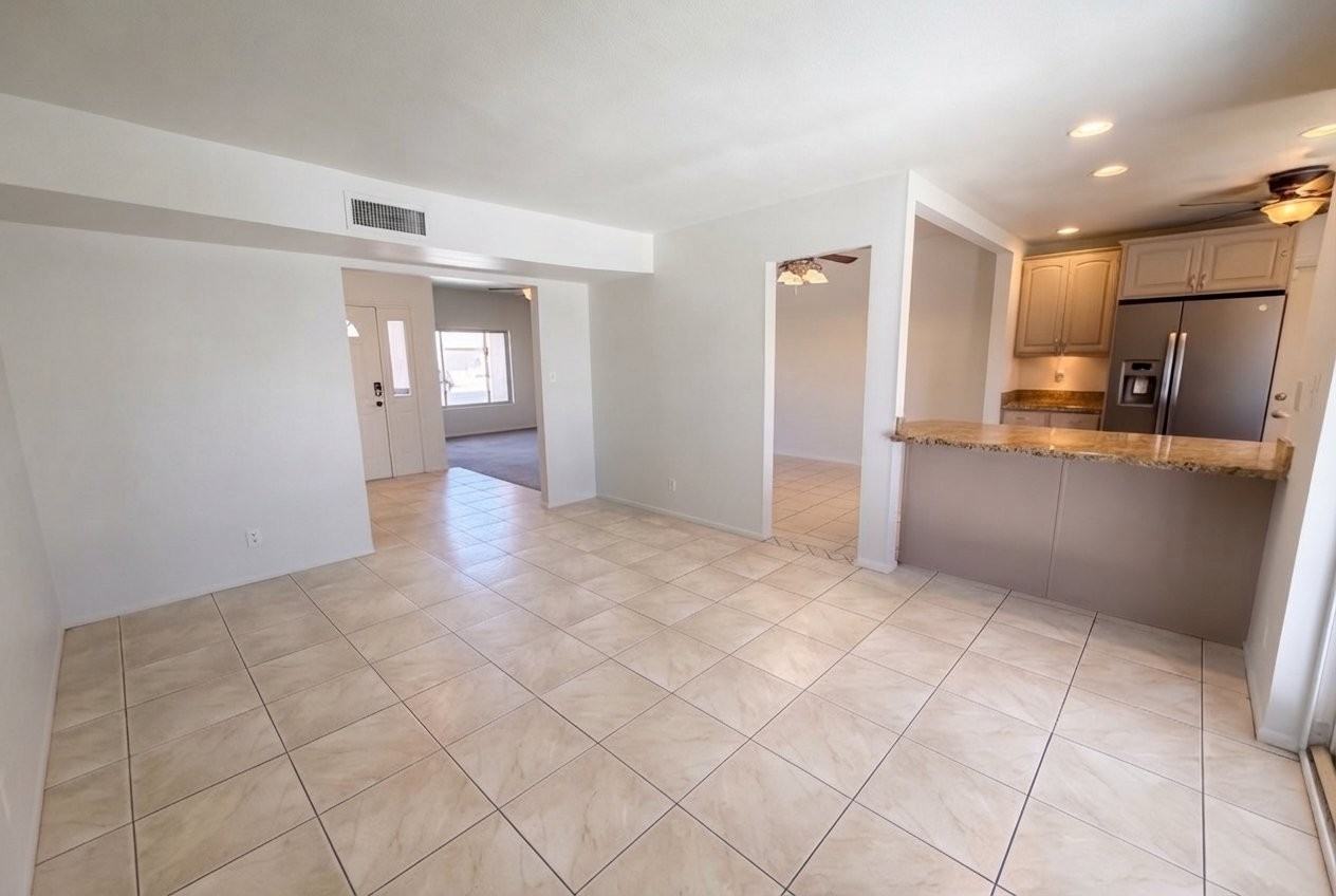 13615 N 18th Dr - Photo 2 of 6