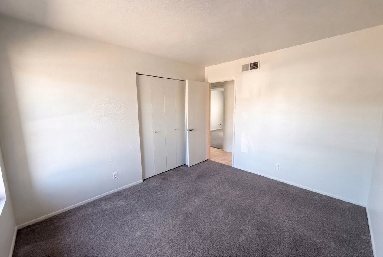 13615 N 18th Dr - Photo 5 of 6