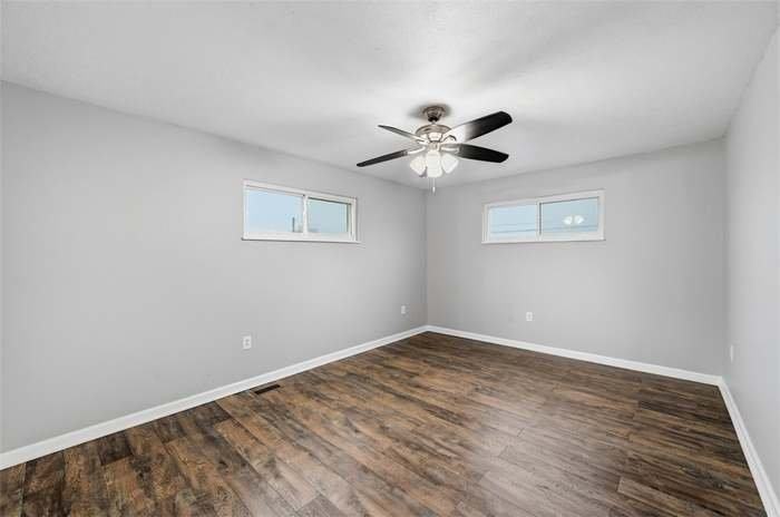 2114 Meadow Ln - Photo 2 of 20