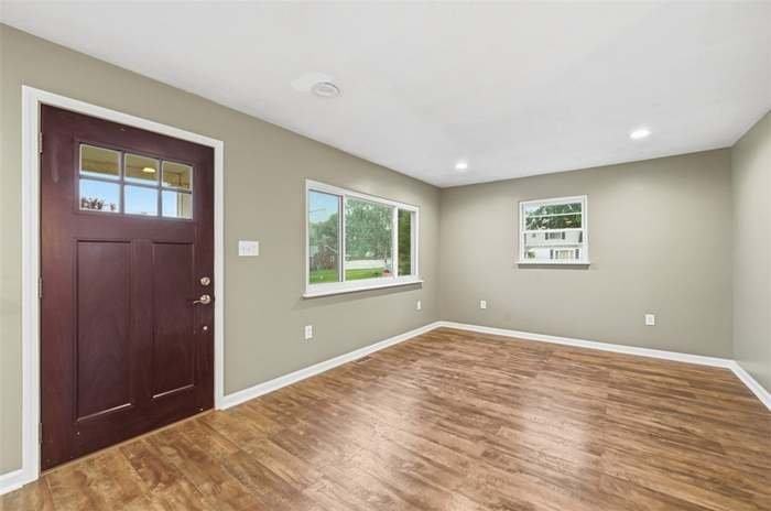 2114 Meadow Ln - Photo 6 of 20