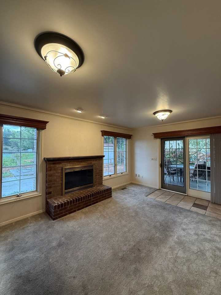2085 E Cottonwood Cove Ln - Photo 4 of 20
