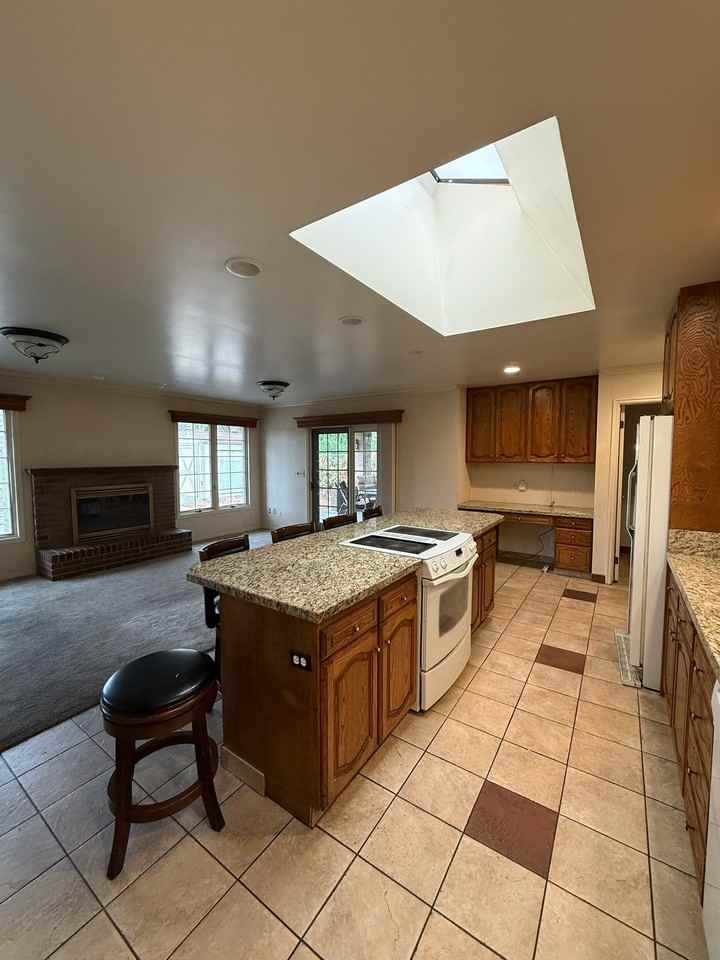 2085 E Cottonwood Cove Ln - Photo 5 of 20