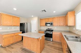 1143 Golden Apple St - Photo 1 of 1
