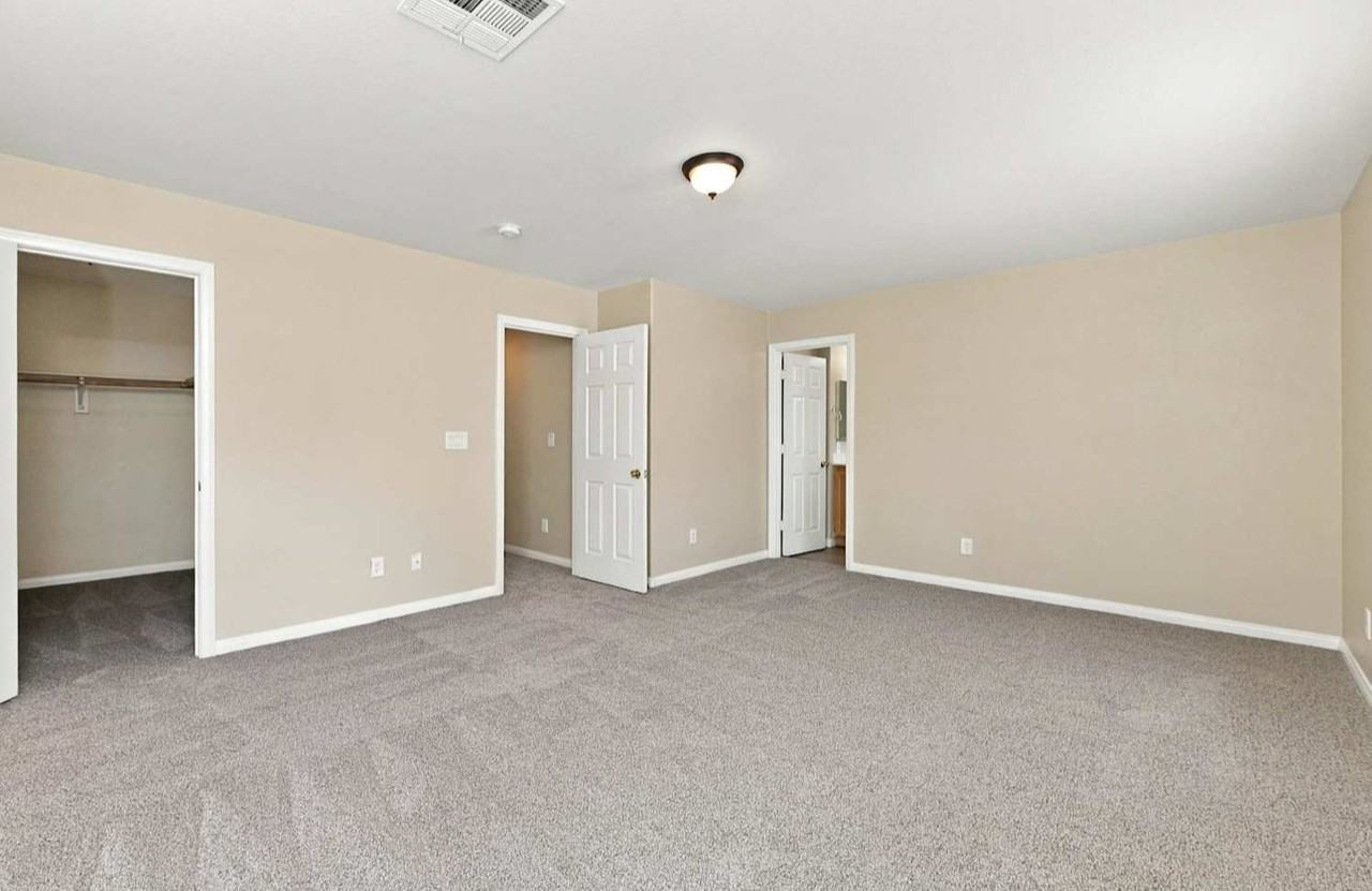 1143 Golden Apple St - Photo 6 of 11