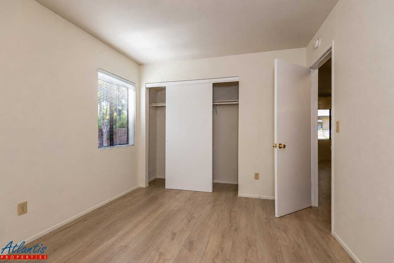 414 Bay Ave #C - Photo 5 of 15