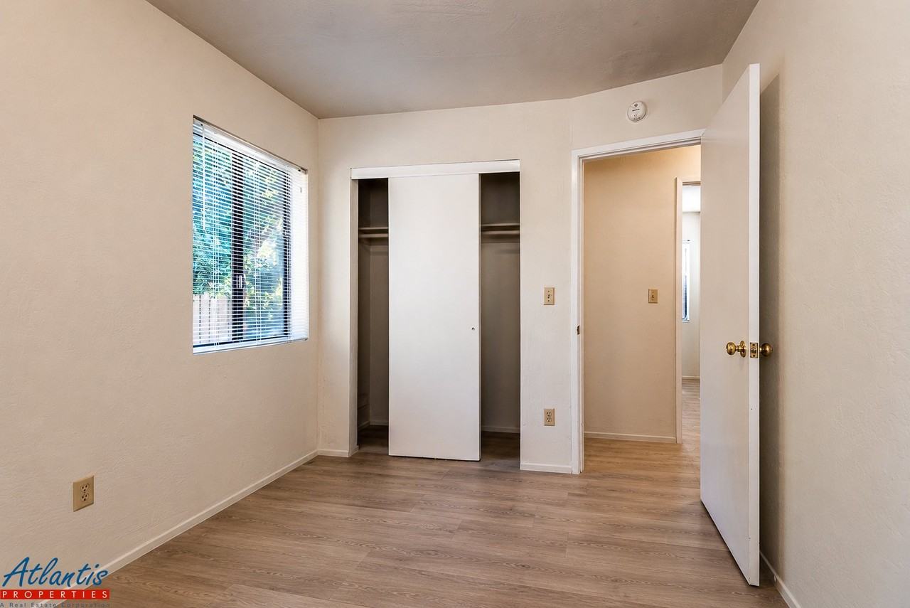 414 Bay Ave #C - Photo 6 of 15