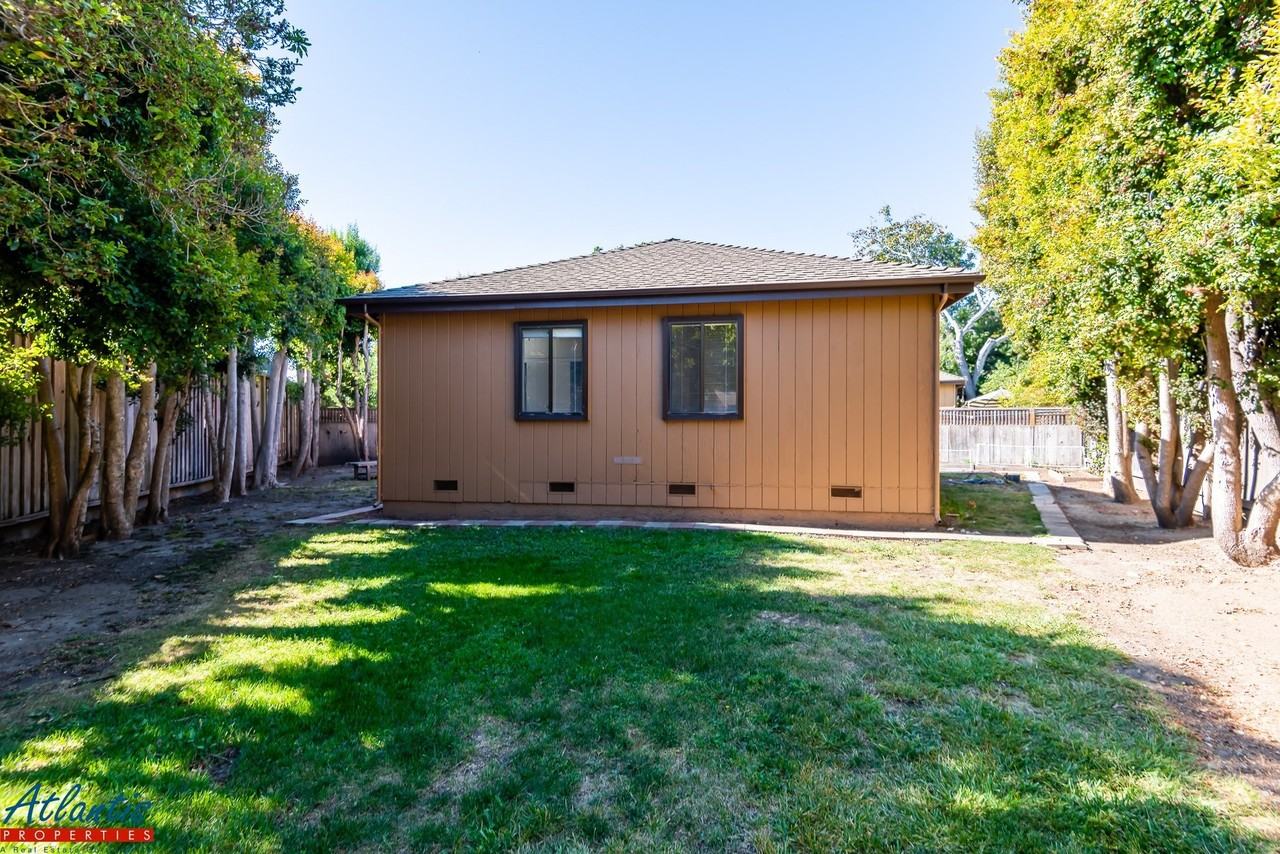 414 Bay Ave #C - Photo 7 of 15