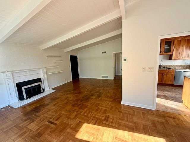 3530 Emerson St - Photo 5 of 20