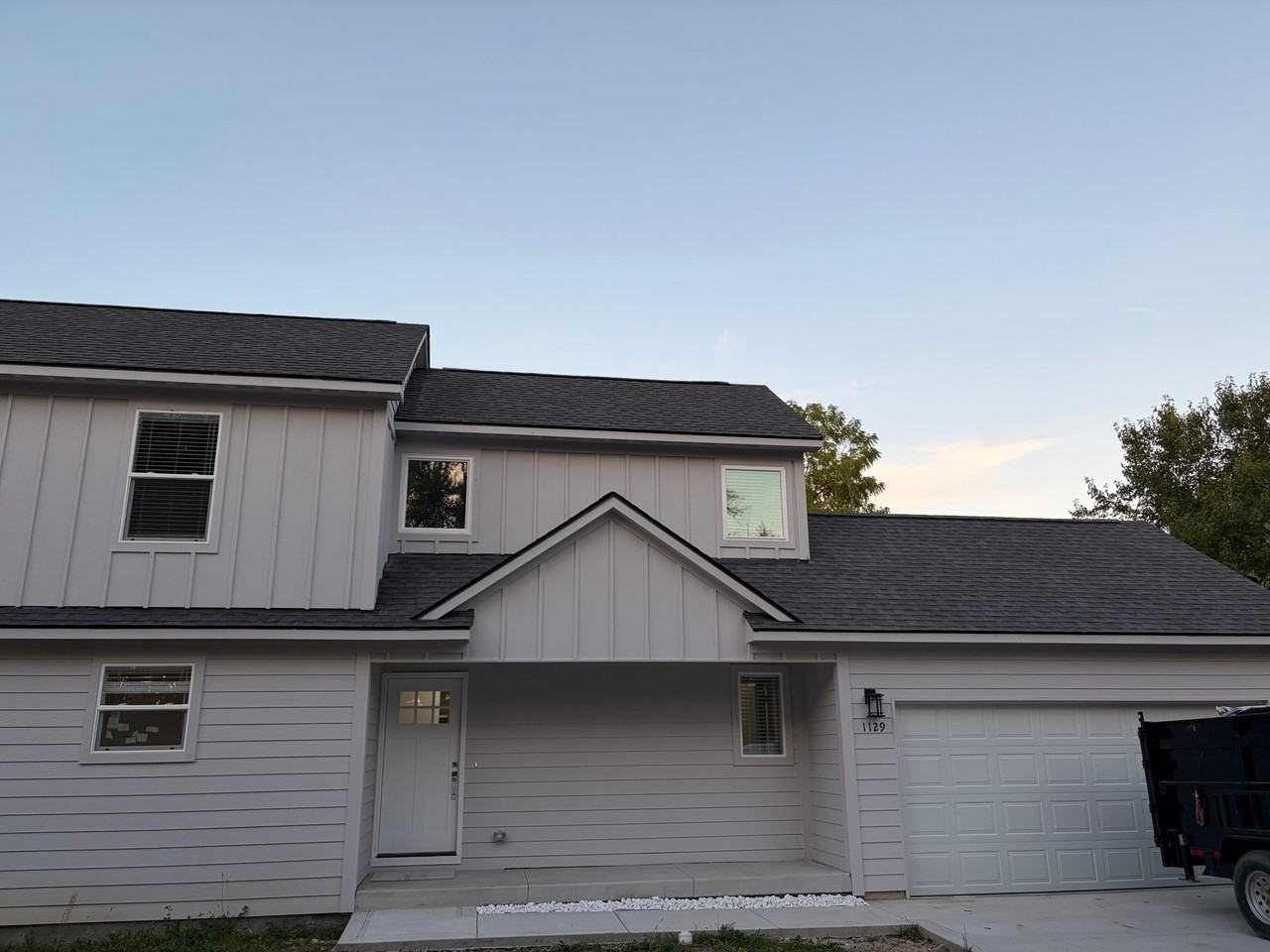 1129 Tecumseh Ave - Photo 3 of 16