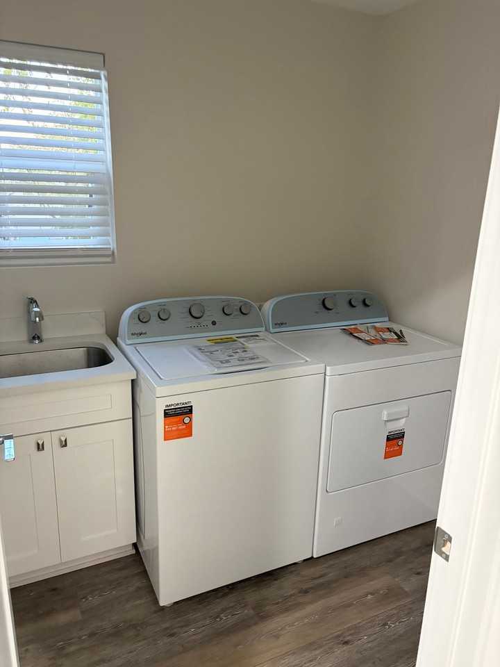 1129 Tecumseh Ave - Photo 5 of 16